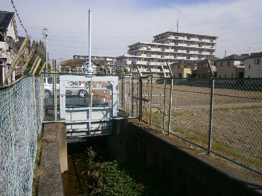 上蛭田堰 （春日部市上蛭田地内）